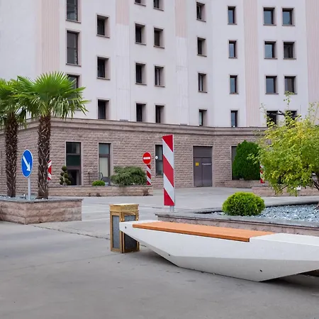 首都中心住宅公寓 *