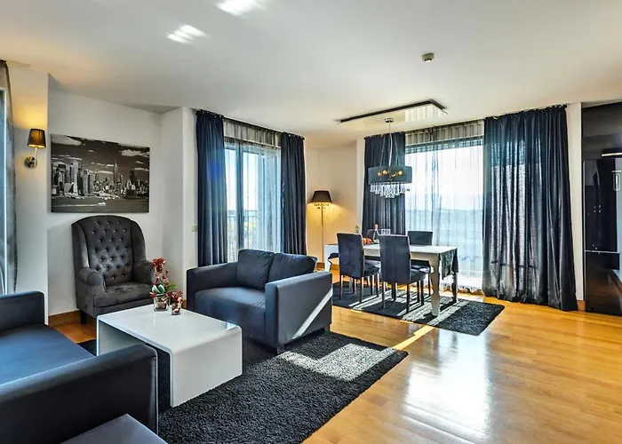 首都中心住宅公寓 *