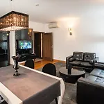 Capital Center Apartman *