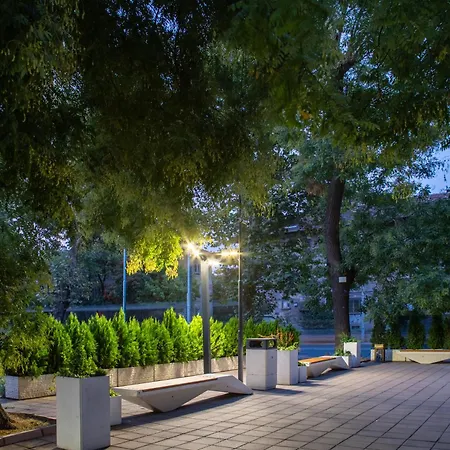 Capital Center Apartment *