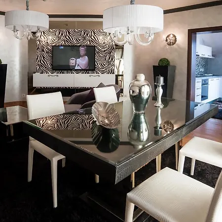 Capital Center Apartment *