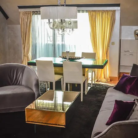 Capital Center Apartment *