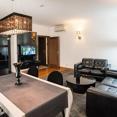 Capital Center Apartment *